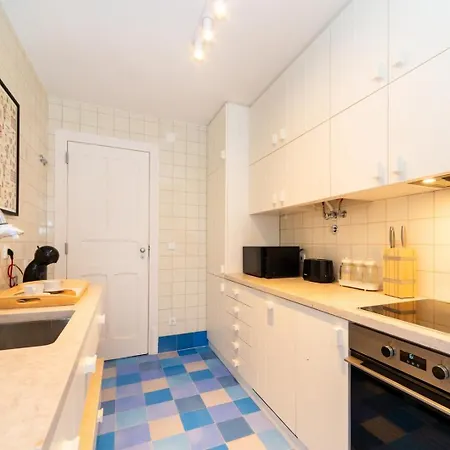 Pretty Penthouse On A Quiet St Close To Everything Apartment *