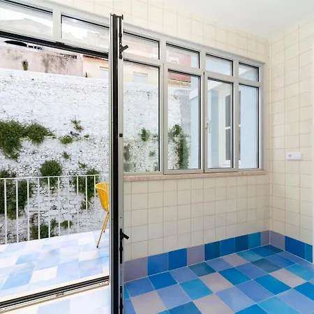 Apartment Pretty Penthouse On A Quiet St Close To Everything Lisbon