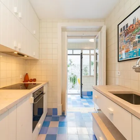 Apartment Pretty Penthouse On A Quiet St Close To Everything Lisbon